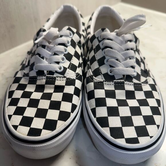 Men’s Checkered Vans - Picture 2 of 7